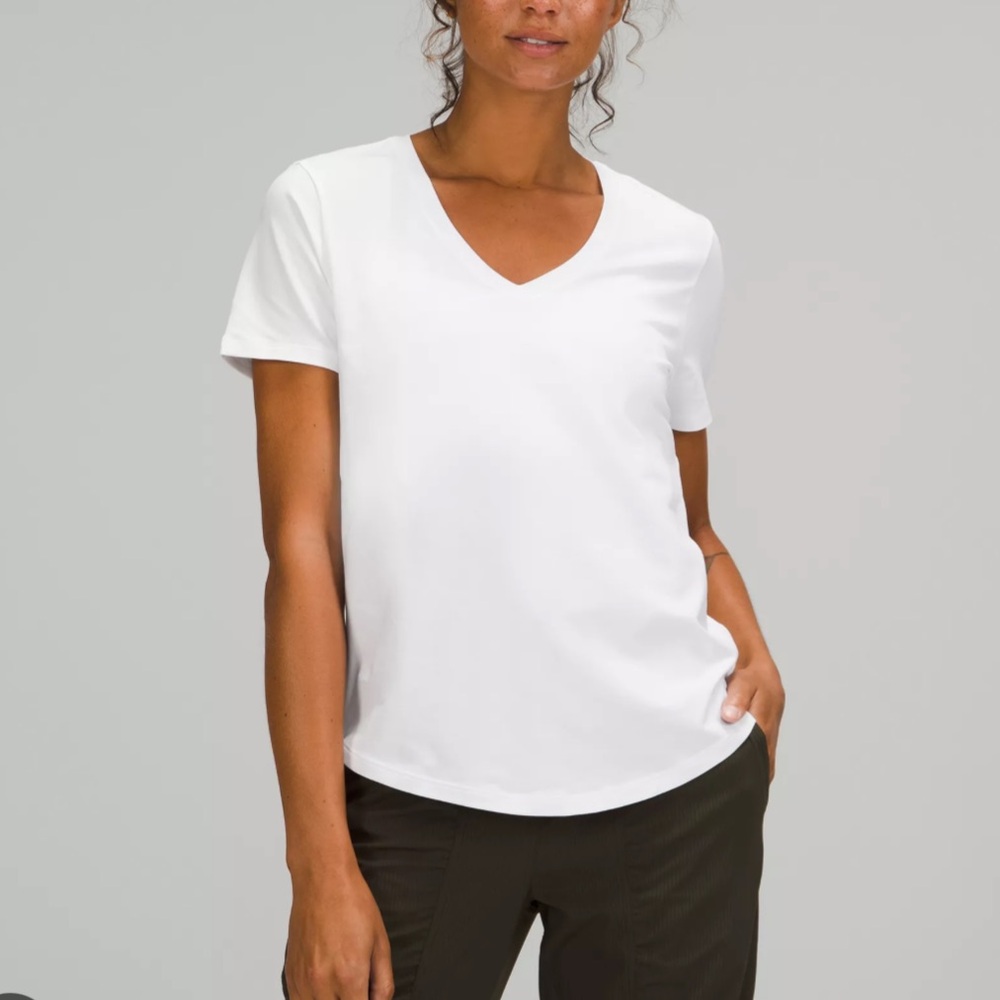 Lululemon Love T - shirt sleeve. Size 8. EUC